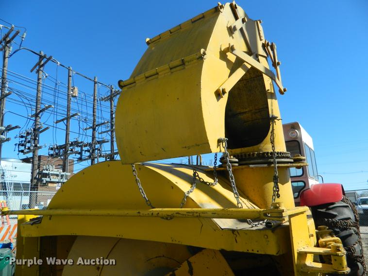 image for item K2730 1961 International 660 tractor