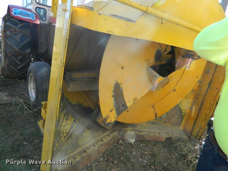 image for item K2730 1961 International 660 tractor