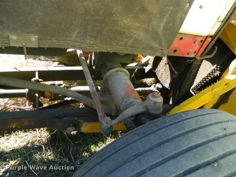 image for item K2730 1961 International 660 tractor