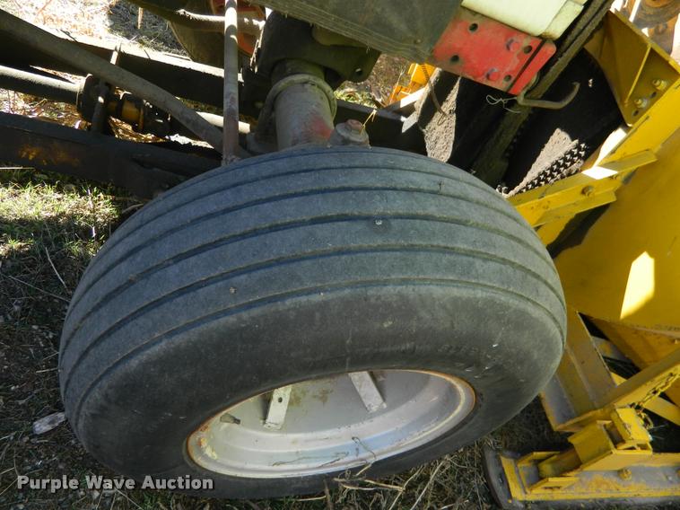 image for item K2730 1961 International 660 tractor