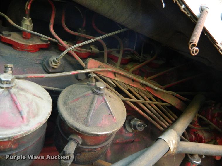 image for item K2730 1961 International 660 tractor