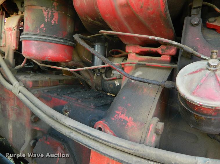 image for item K2730 1961 International 660 tractor