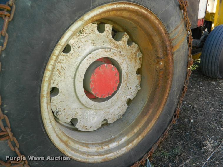 image for item K2730 1961 International 660 tractor