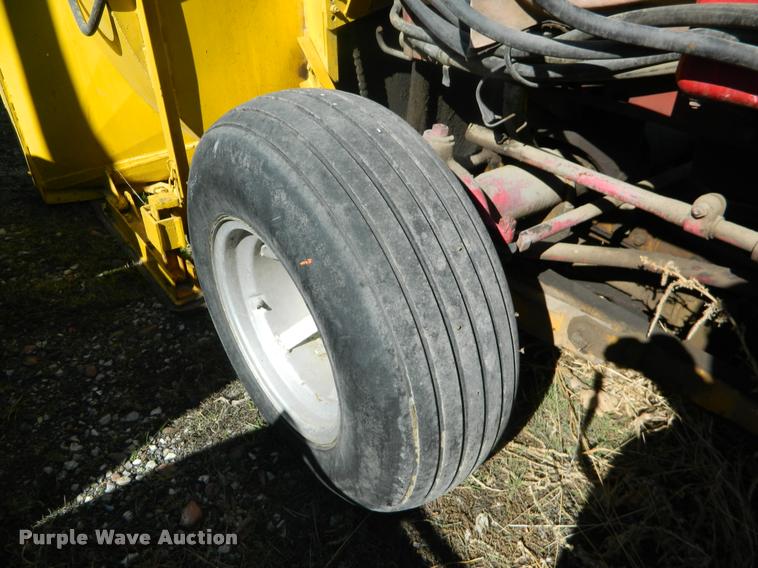 image for item K2730 1961 International 660 tractor