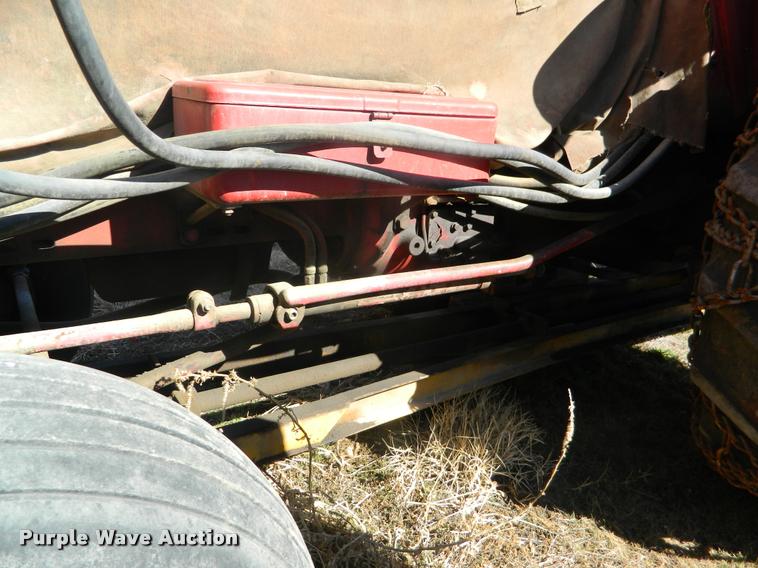 image for item K2730 1961 International 660 tractor