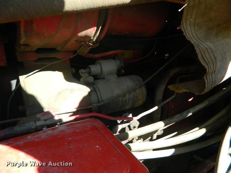 image for item K2730 1961 International 660 tractor