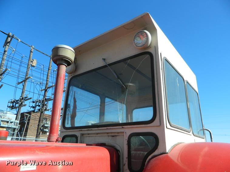 image for item K2730 1961 International 660 tractor