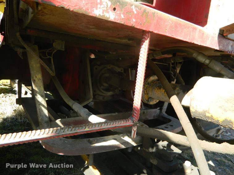 image for item K2730 1961 International 660 tractor