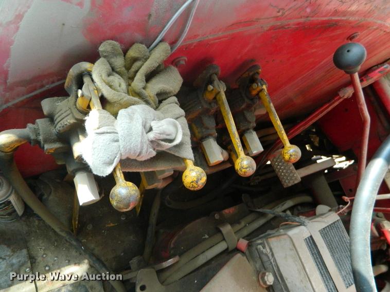 image for item K2730 1961 International 660 tractor