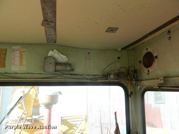 image for item K2730 1961 International 660 tractor