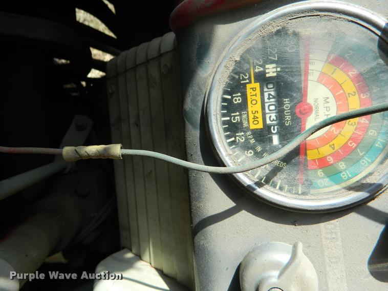 image for item K2730 1961 International 660 tractor