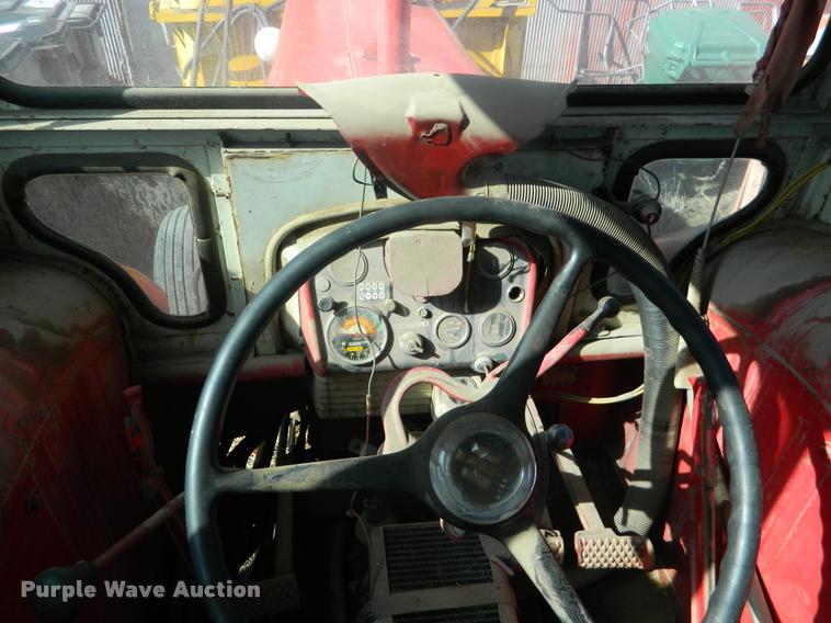 image for item K2730 1961 International 660 tractor