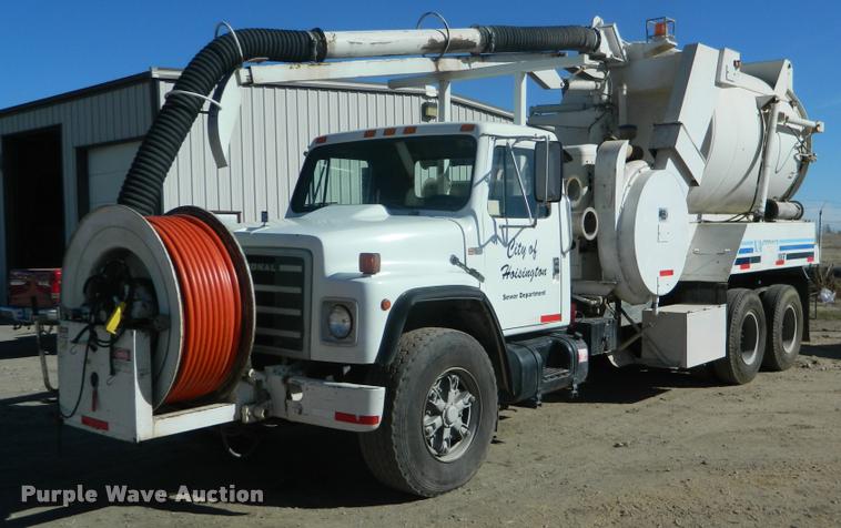 image for item K2732 1985 International S1900 sewer rodder truck