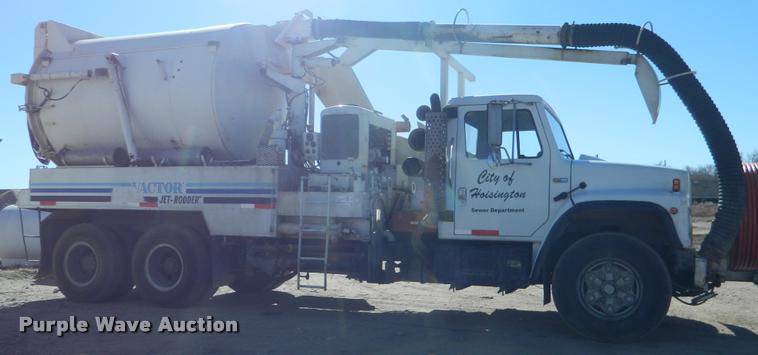 image for item K2732 1985 International S1900 sewer rodder truck