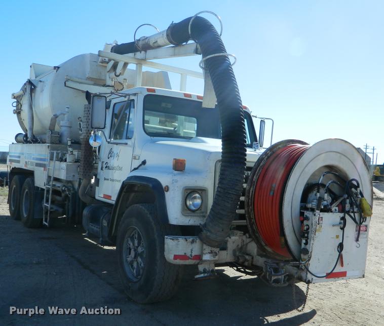 image for item K2732 1985 International S1900 sewer rodder truck
