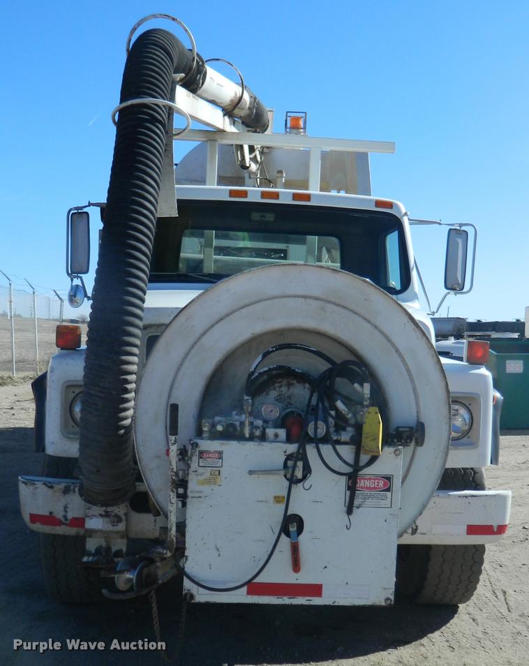 image for item K2732 1985 International S1900 sewer rodder truck