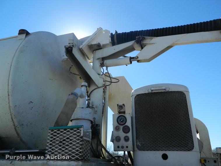 image for item K2732 1985 International S1900 sewer rodder truck