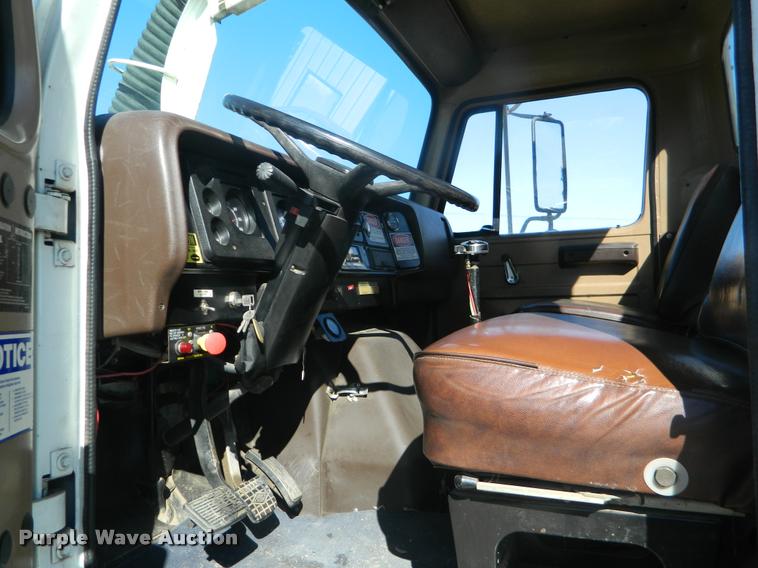 image for item K2732 1985 International S1900 sewer rodder truck