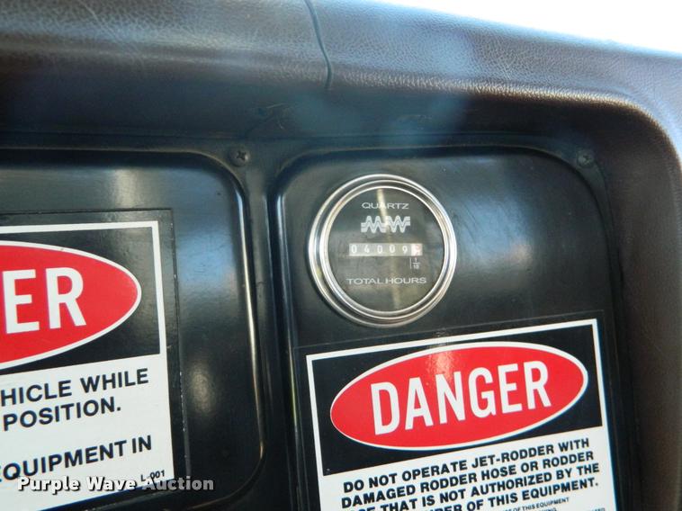 image for item K2732 1985 International S1900 sewer rodder truck