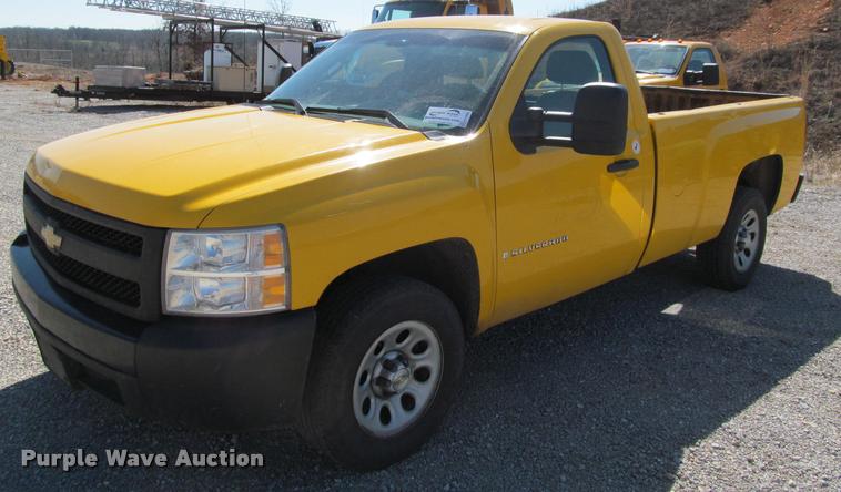 image for item K4969 2007 Chevrolet Silverado 1500 pickup truck