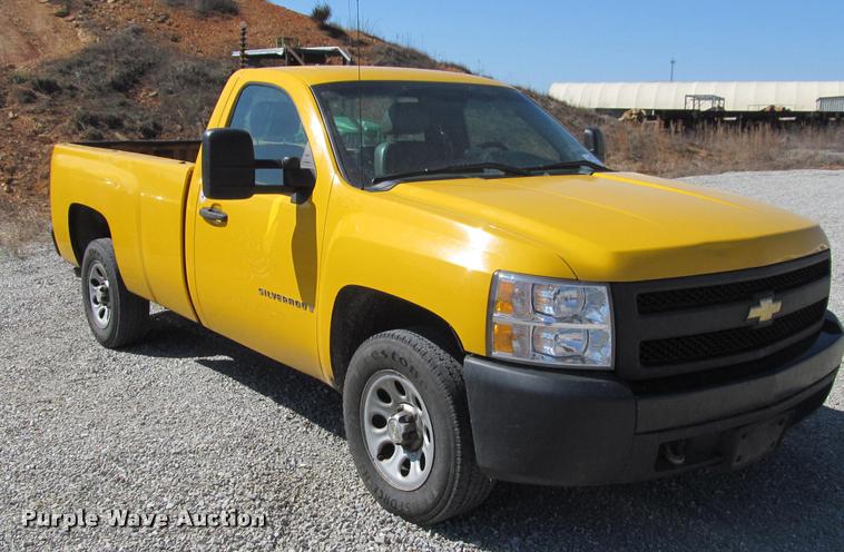 image for item K4969 2007 Chevrolet Silverado 1500 pickup truck