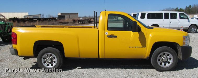 image for item K4969 2007 Chevrolet Silverado 1500 pickup truck