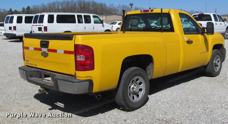 image for item K4969 2007 Chevrolet Silverado 1500 pickup truck