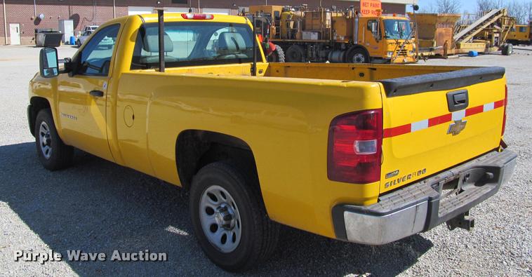 image for item K4969 2007 Chevrolet Silverado 1500 pickup truck