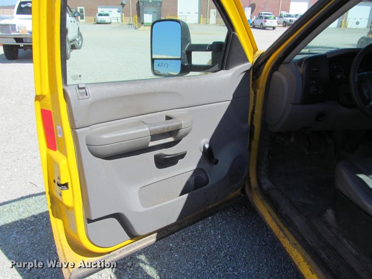 image for item K4969 2007 Chevrolet Silverado 1500 pickup truck