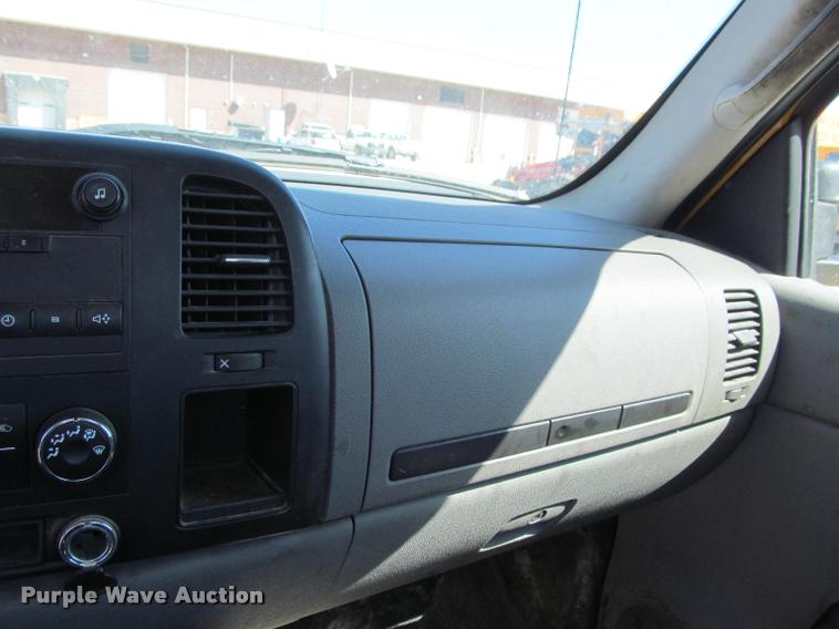 image for item K4969 2007 Chevrolet Silverado 1500 pickup truck