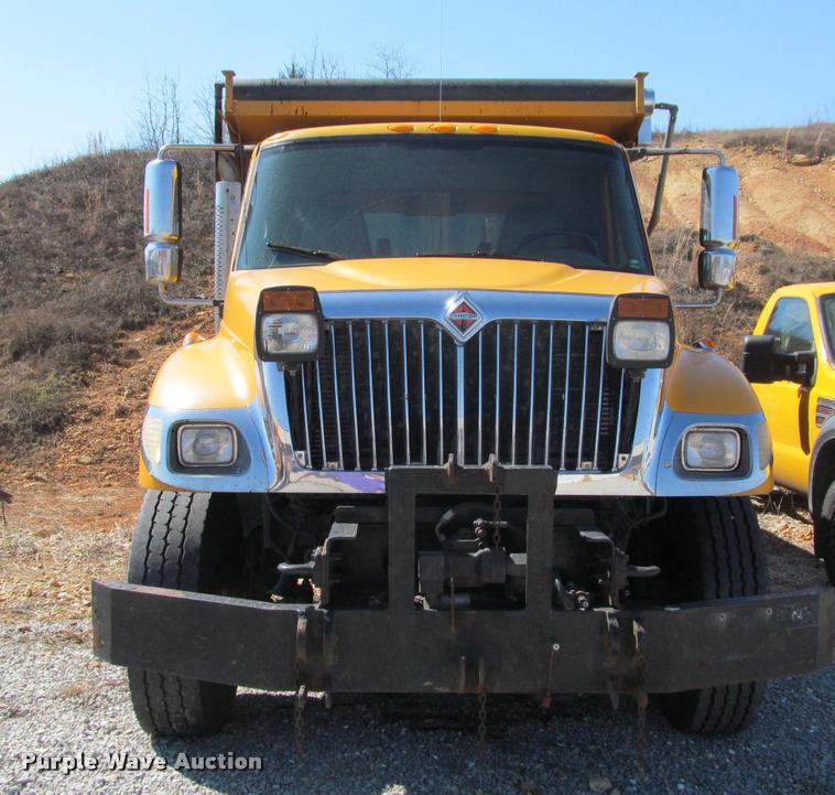 image for item K4971 2002 International 7400 dump truck