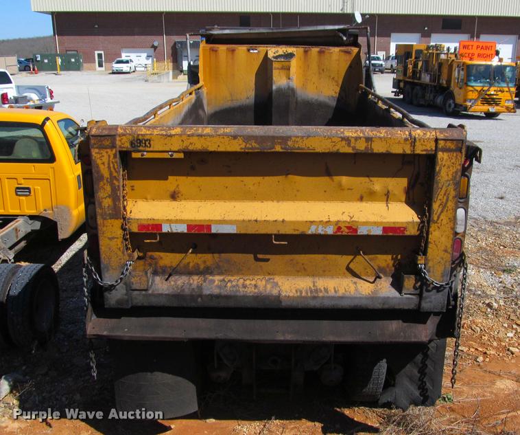 image for item K4971 2002 International 7400 dump truck