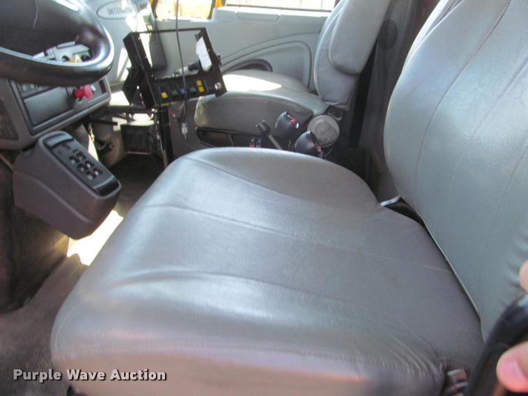 image for item K4971 2002 International 7400 dump truck