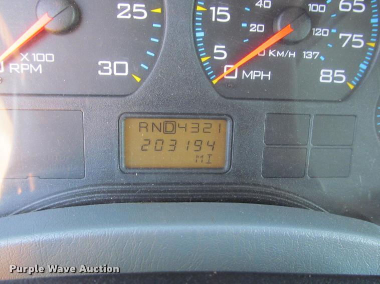 image for item K4971 2002 International 7400 dump truck