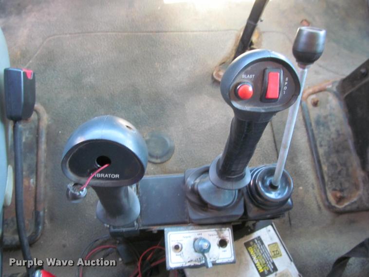 image for item K4971 2002 International 7400 dump truck