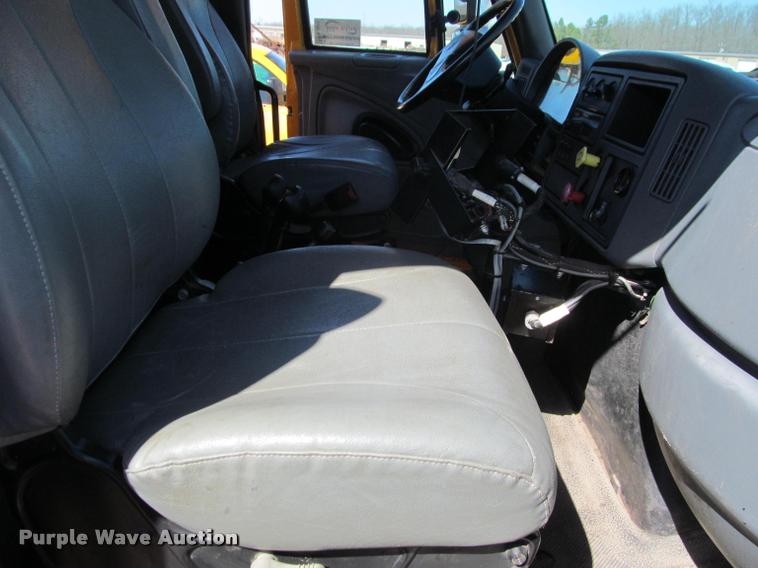 image for item K4971 2002 International 7400 dump truck