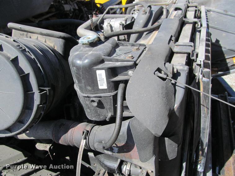 image for item K4971 2002 International 7400 dump truck