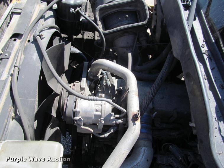 image for item K4971 2002 International 7400 dump truck