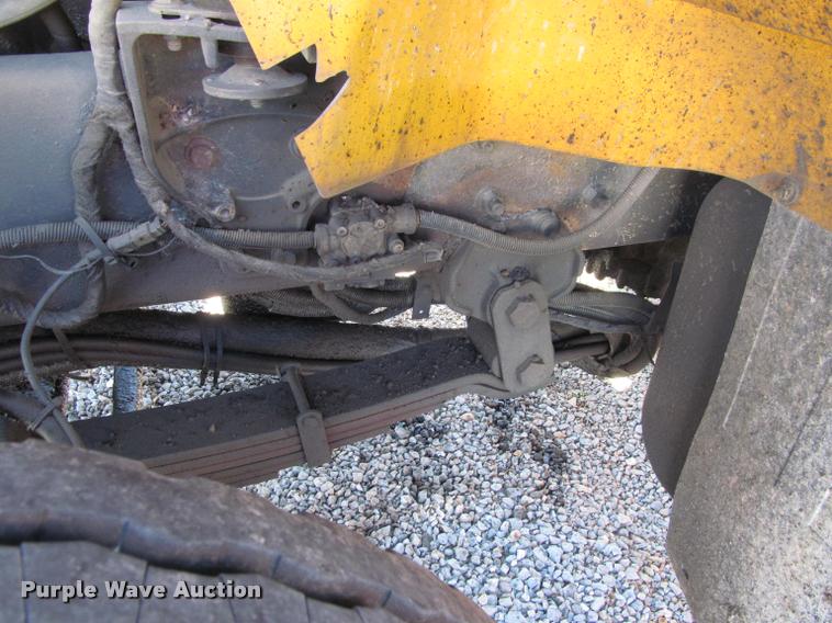 image for item K4971 2002 International 7400 dump truck