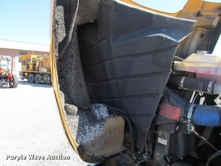 image for item K4971 2002 International 7400 dump truck