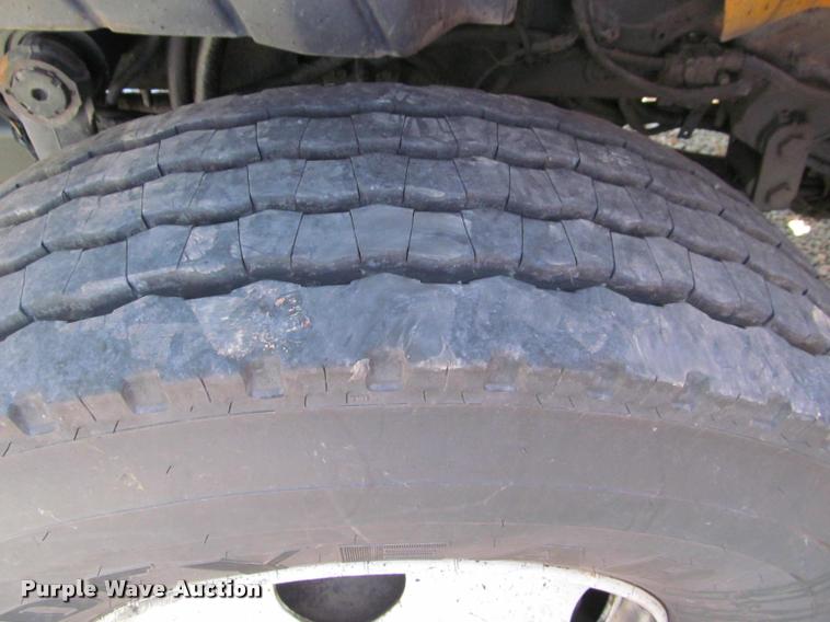 image for item K4971 2002 International 7400 dump truck