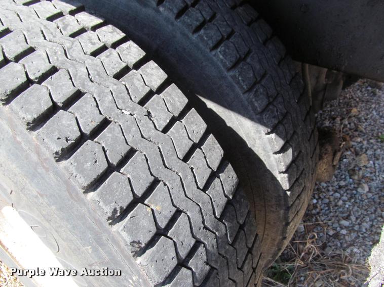 image for item K4971 2002 International 7400 dump truck