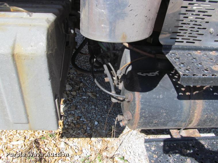 image for item K4971 2002 International 7400 dump truck