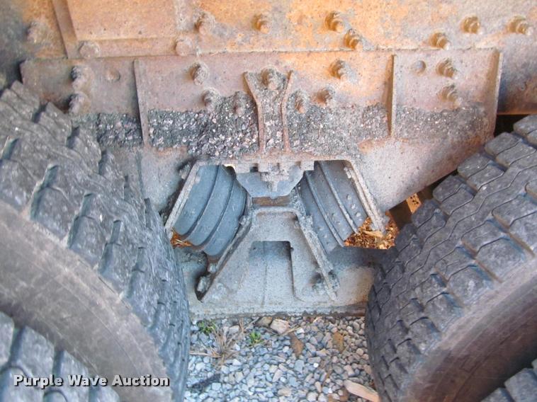 image for item K4971 2002 International 7400 dump truck