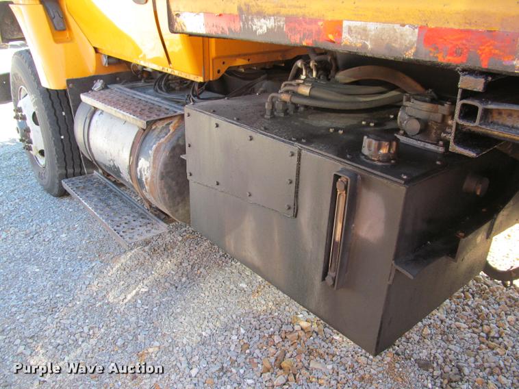 image for item K4971 2002 International 7400 dump truck