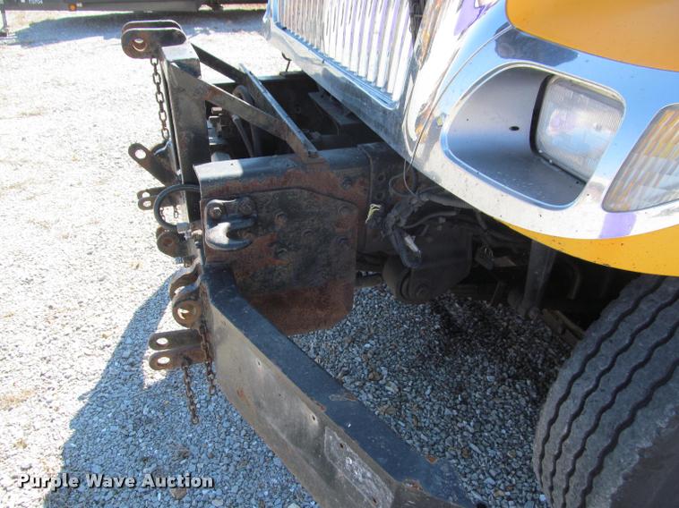 image for item K4971 2002 International 7400 dump truck