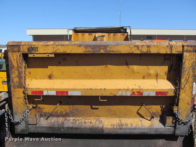 image for item K4971 2002 International 7400 dump truck
