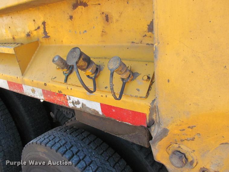 image for item K4971 2002 International 7400 dump truck