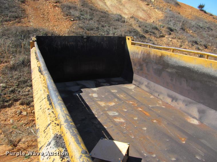 image for item K4971 2002 International 7400 dump truck