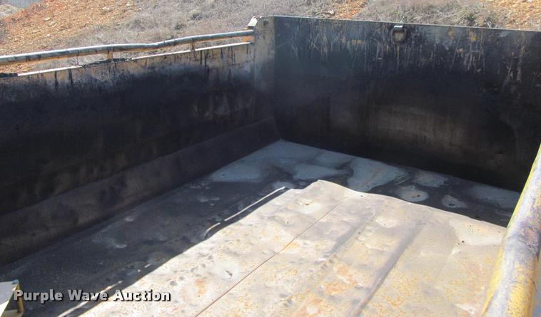 image for item K4971 2002 International 7400 dump truck